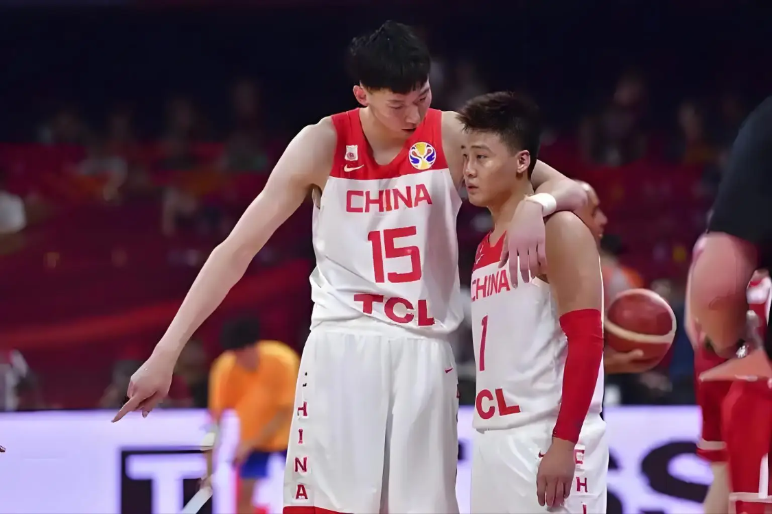 开云注册网址-生日夜摆烂！周琦拿5分提前离场，把川队所剩不多的油都逼出来了