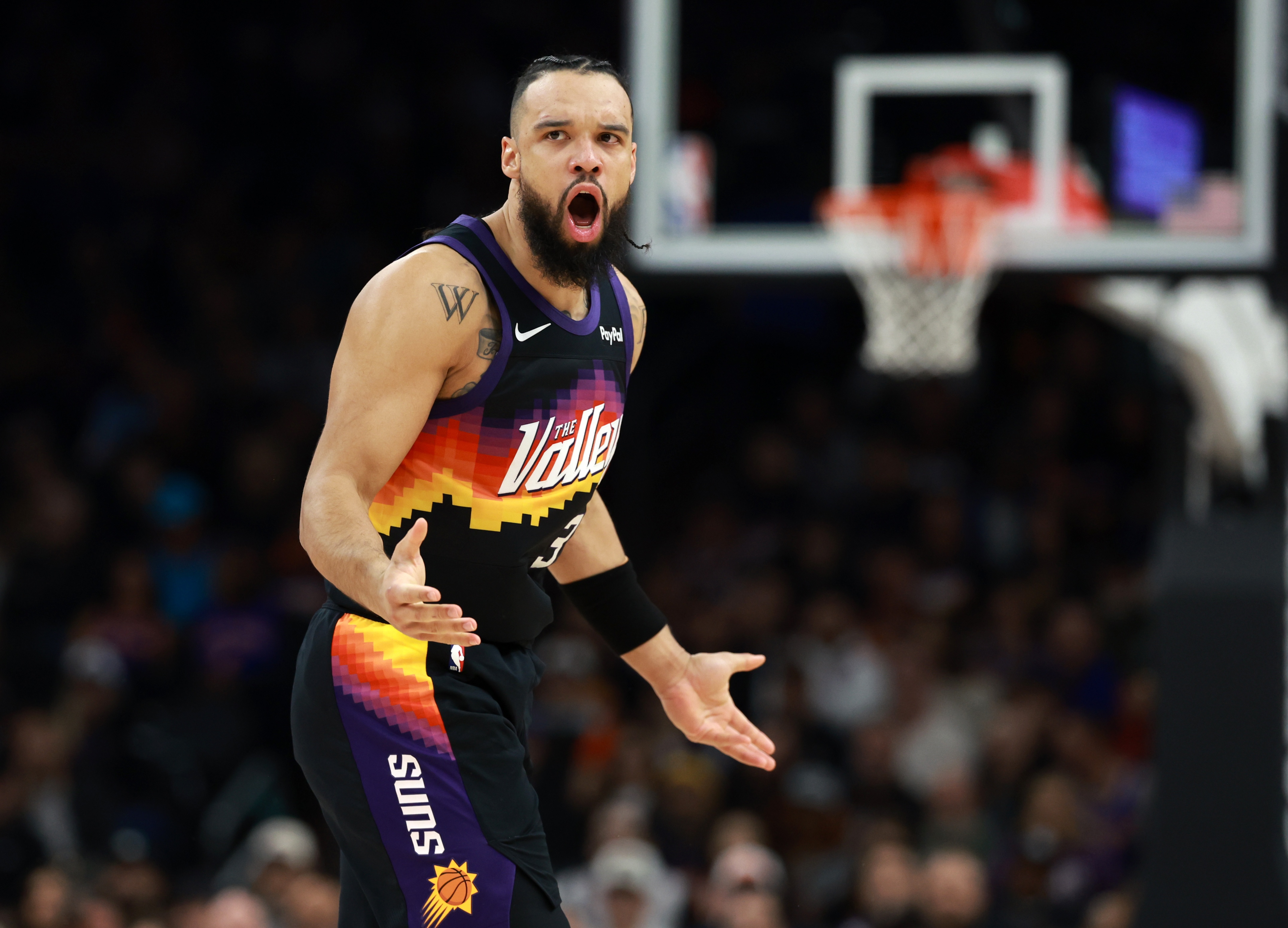 上头啊!狄龙24中11&三分10中1拿到25分 技犯+关键恶犯葬送比赛